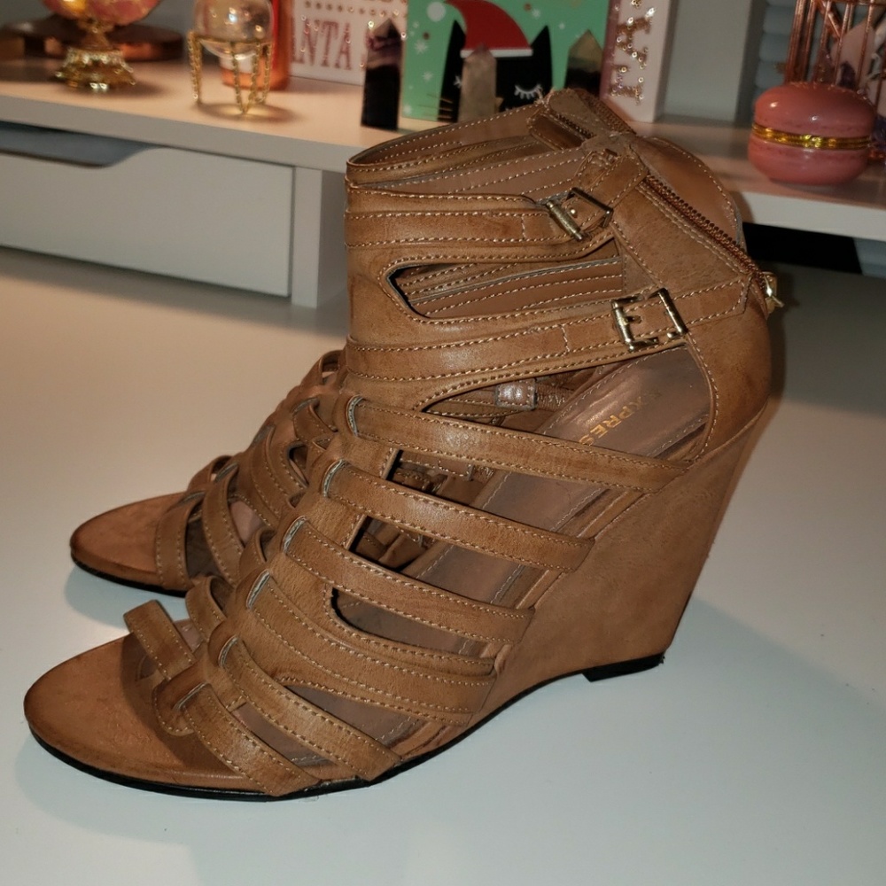 Tan wedge shoes